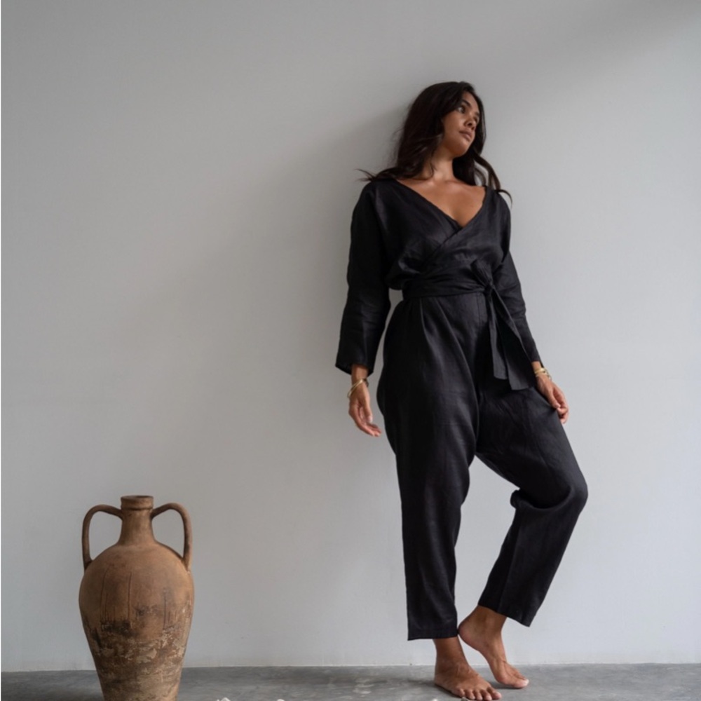 Avy & Co. AD Black V-Neck Linen Jumpsuit